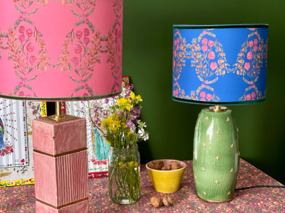 lampes rose et bleue